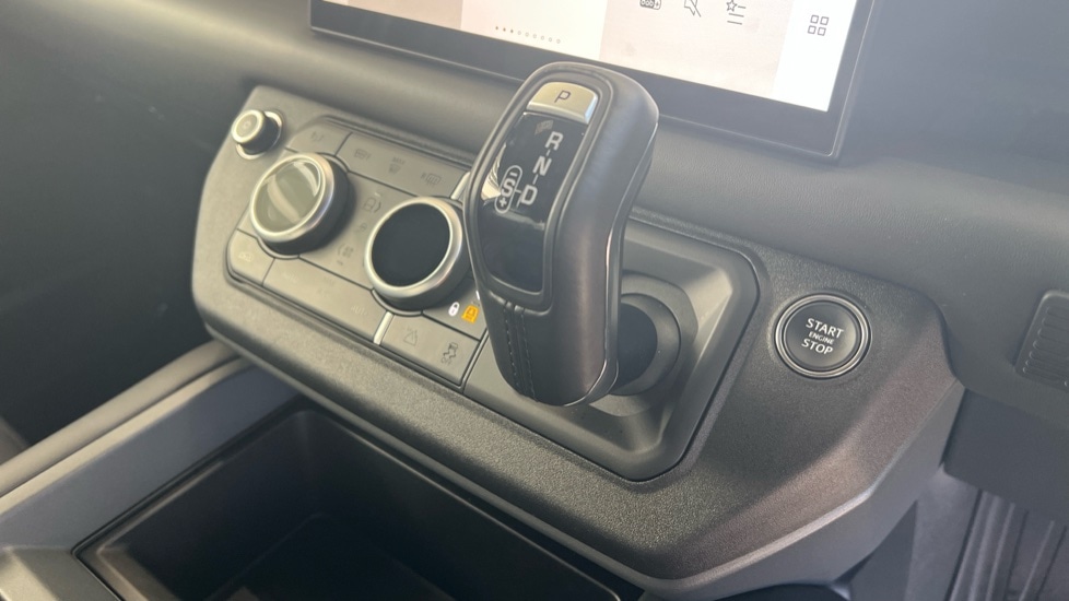 Used Land Rover Defender 2024 for sale - 76888776: Photo 13