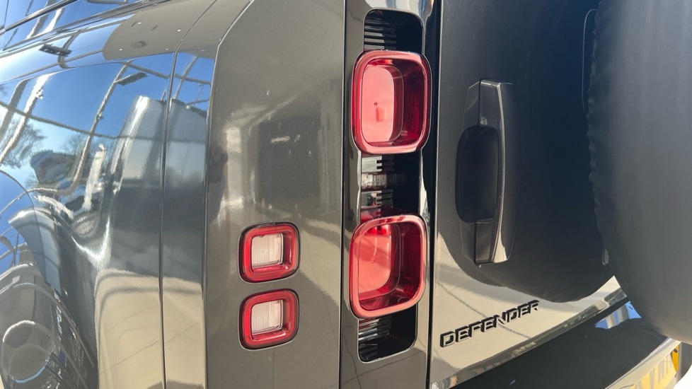 Used Land Rover Defender 2024 for sale - 76888776: Photo 19