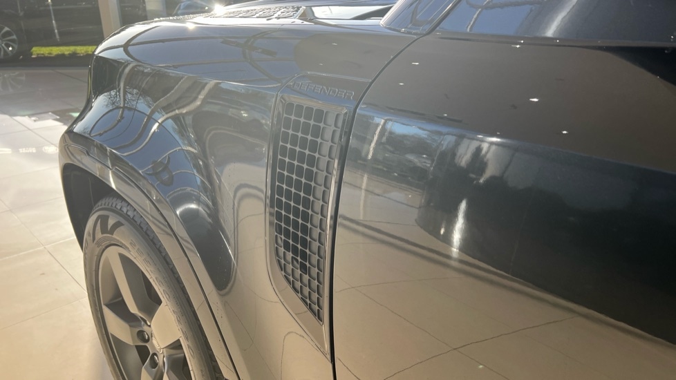 Used Land Rover Defender 2024 for sale - 76888776: Photo 20