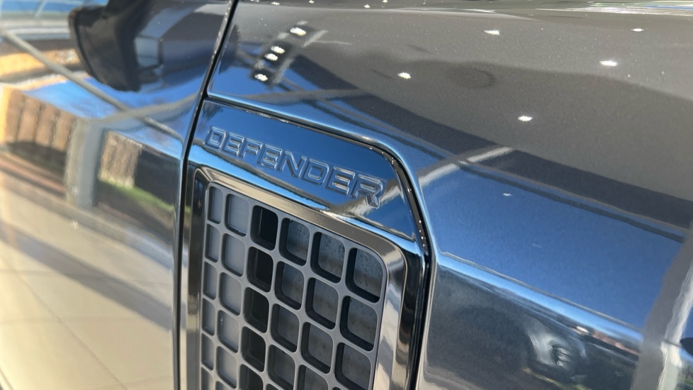 Used Land Rover Defender 2024 for sale - 76888776: Photo 21