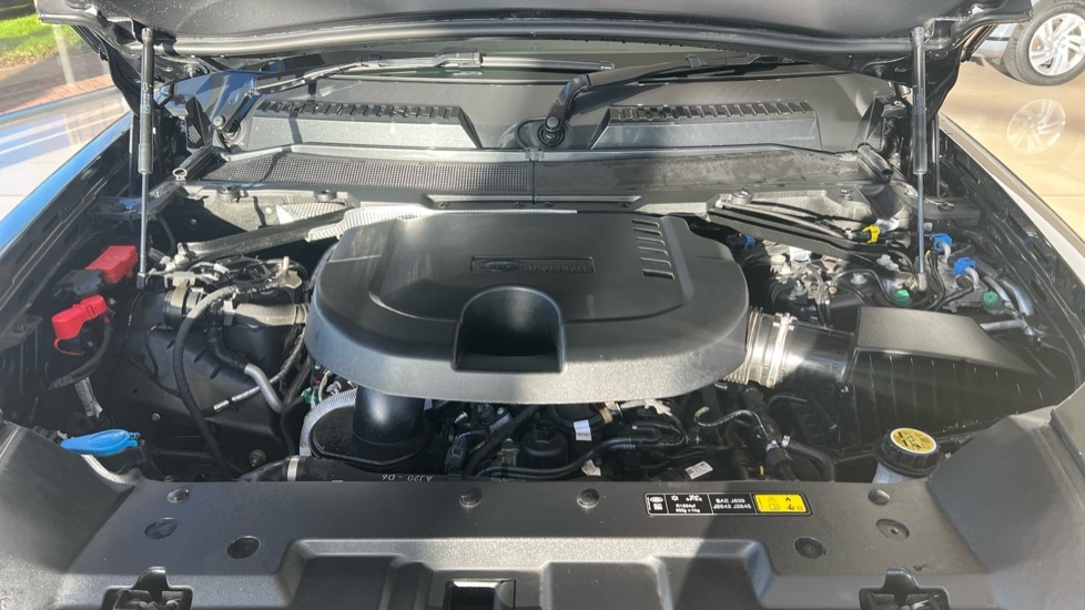 Used Land Rover Defender 2024 for sale - 76888776: Photo 30