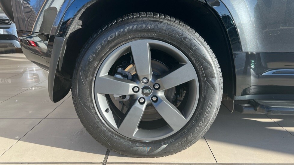 Used Land Rover Defender 2024 for sale - 76888776: Photo 32