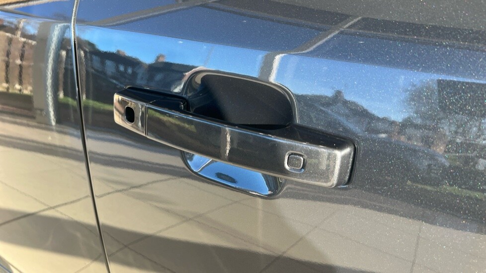 Used Land Rover Defender 2024 for sale - 76888776: Photo 41