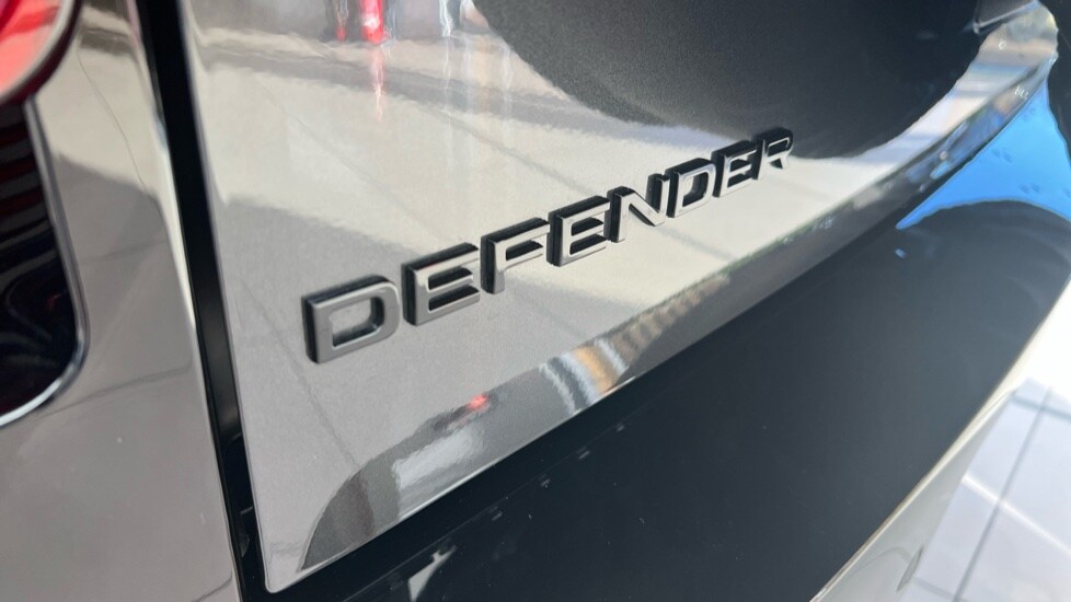 Used Land Rover Defender 2024 for sale - 76888776: Photo 50