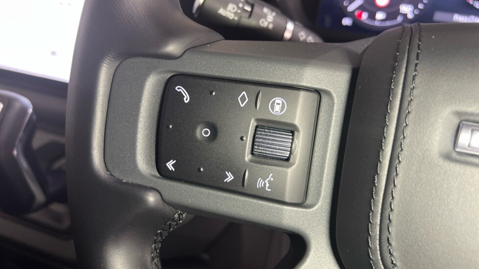 Used Land Rover Defender 2024 for sale - 76888776: Photo 68