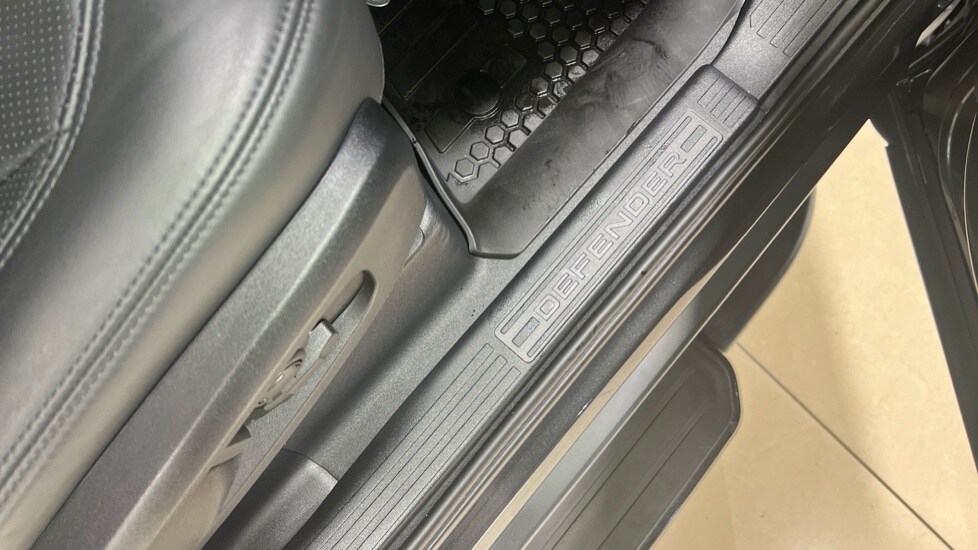 Used Land Rover Defender 2024 for sale - 76888776: Photo 75