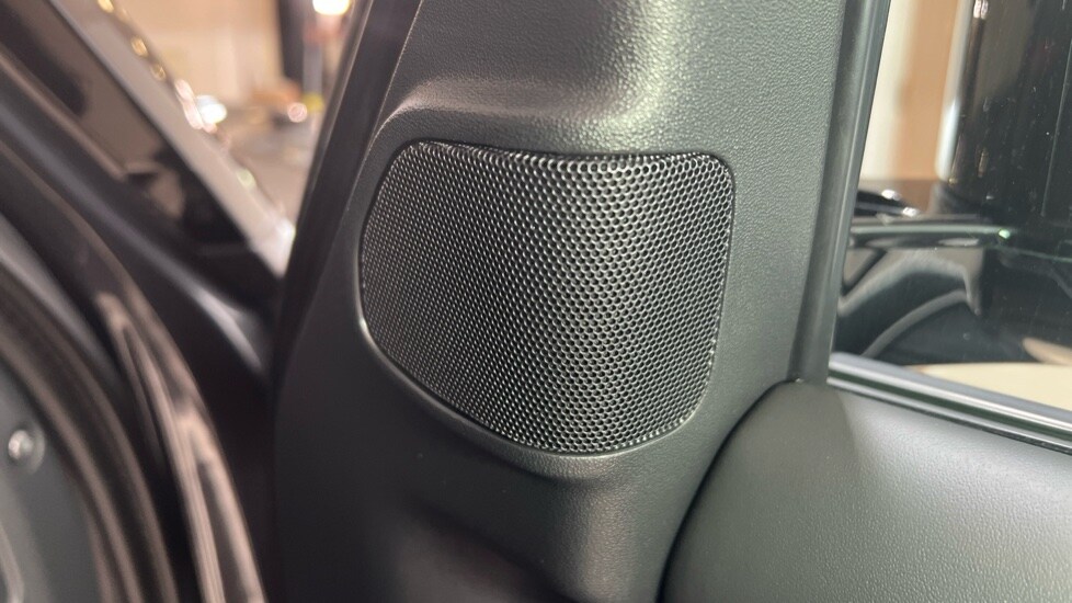 Used Land Rover Defender 2024 for sale - 76888776: Photo 76