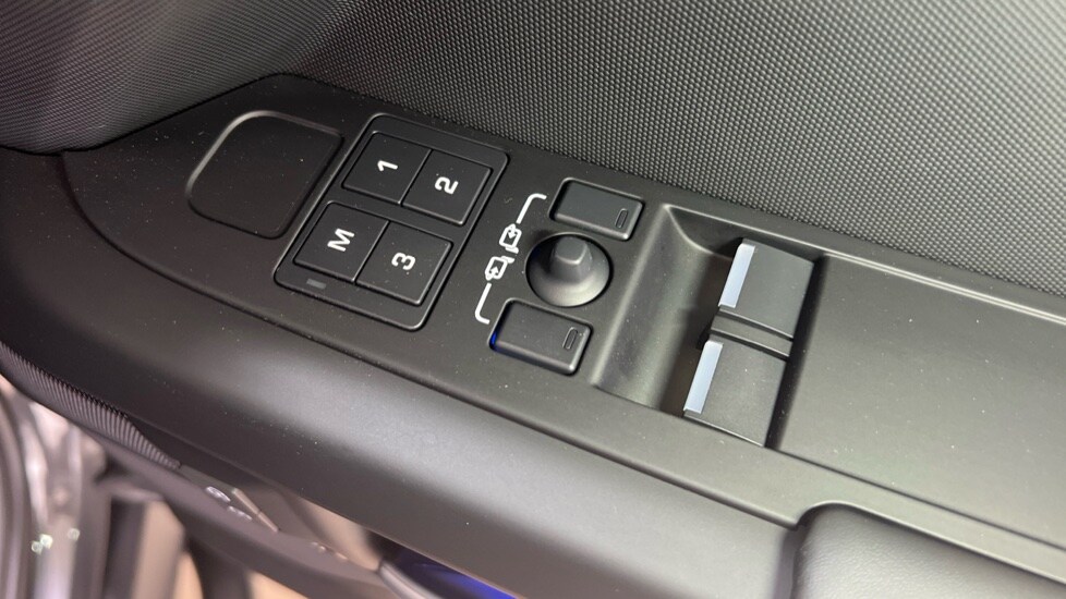 Used Land Rover Defender 2024 for sale - 76888776: Photo 77