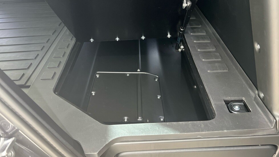 Used Land Rover Defender 2024 for sale - 76888776: Photo 81