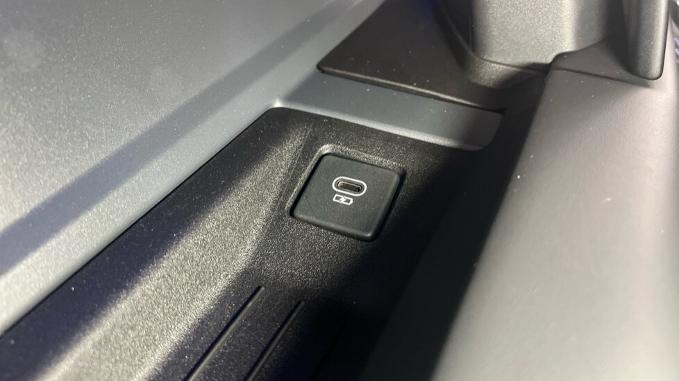 Used Land Rover Defender 2024 for sale - 76888776: Photo 86