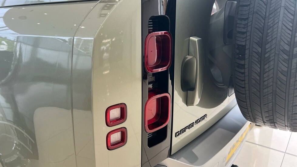 Used Land Rover Defender 2025 for sale - 76563694: Photo 19