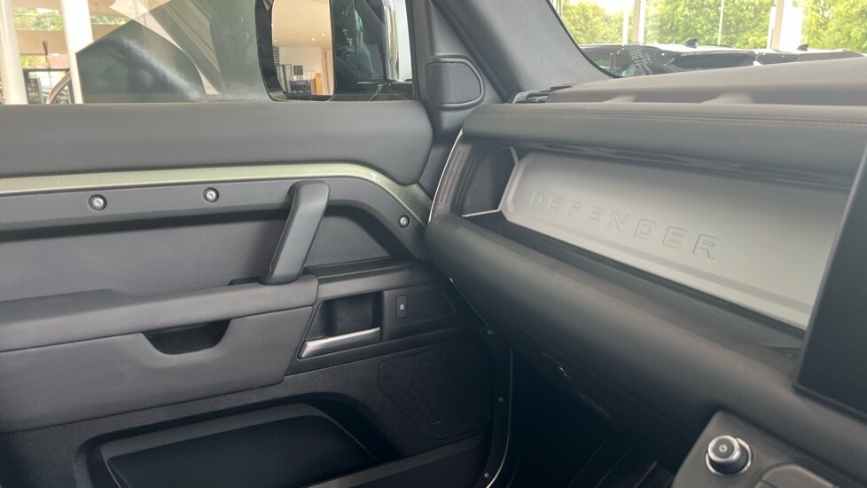 Used Land Rover Defender 2025 for sale - 76563694: Photo 24