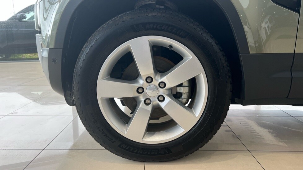 Used Land Rover Defender 2025 for sale - 76563694: Photo 31