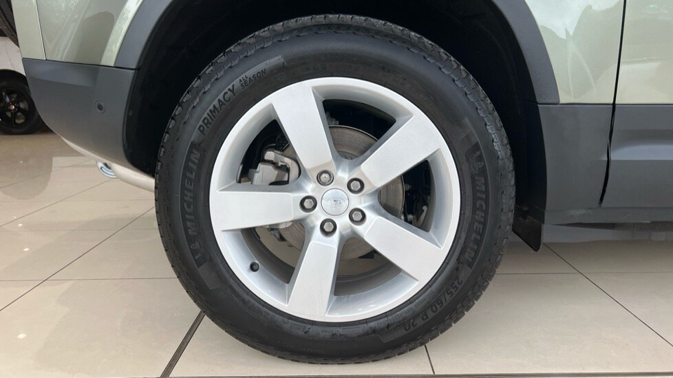 Used Land Rover Defender 2025 for sale - 76563694: Photo 32