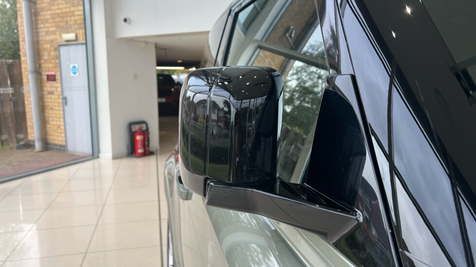 Used Land Rover Defender 2025 for sale - 76563694: Photo 40