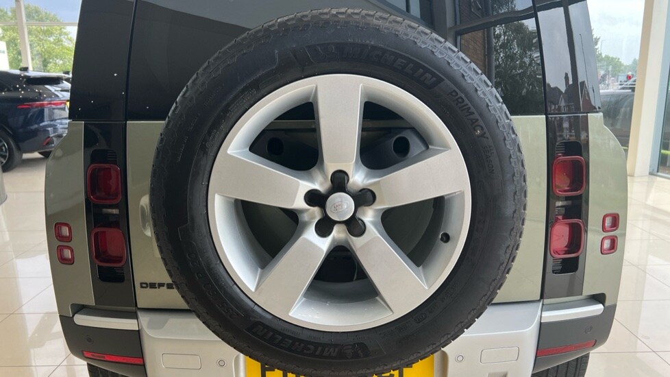 Used Land Rover Defender 2025 for sale - 76563694: Photo 45