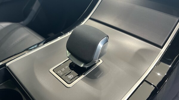 Used Land Rover Range Rover Velar 2024 for sale - 76244586: Photo 13