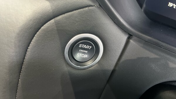 Used Land Rover Range Rover Velar 2024 for sale - 76244586: Photo 65