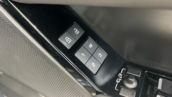 Used Land Rover Range Rover Velar 2024 for sale - 76244586: Photo 77