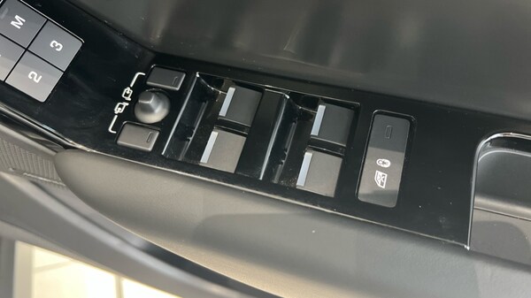 Used Land Rover Range Rover Velar 2024 for sale - 76244586: Photo 78
