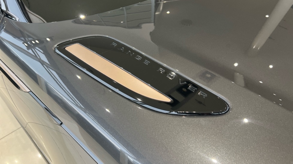 Used Land Rover Range Rover Velar 2024 for sale - 76254907: Photo 23