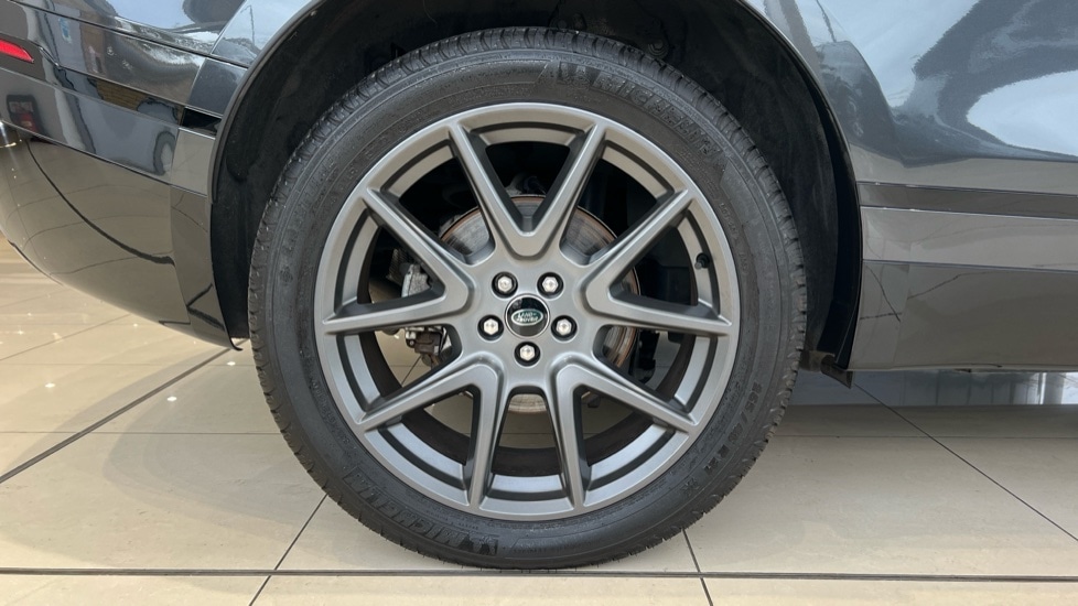 Used Land Rover Range Rover Velar 2024 for sale - 76254907: Photo 32