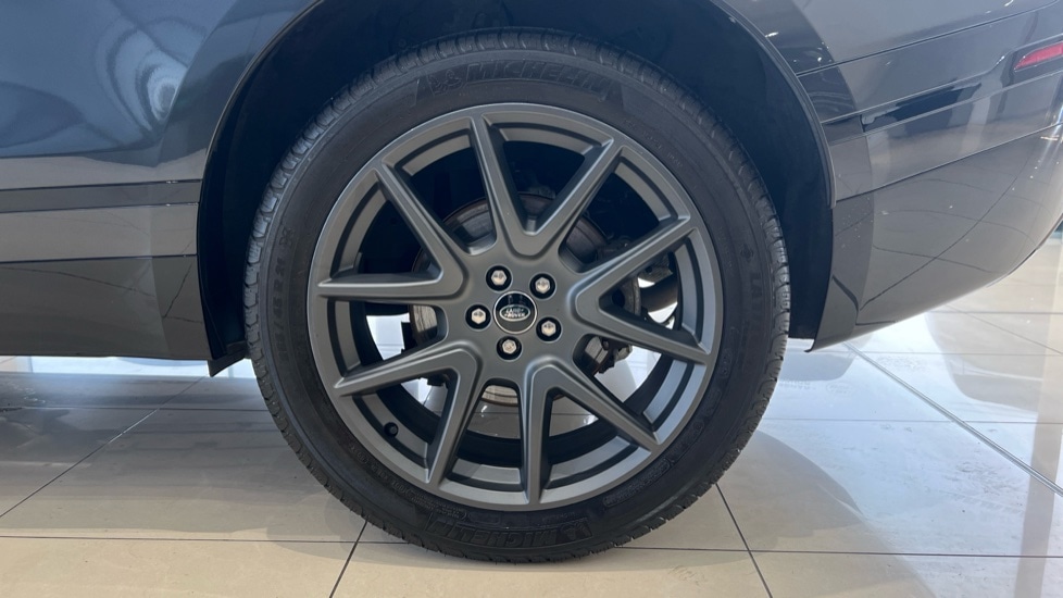 Used Land Rover Range Rover Velar 2024 for sale - 76254907: Photo 33