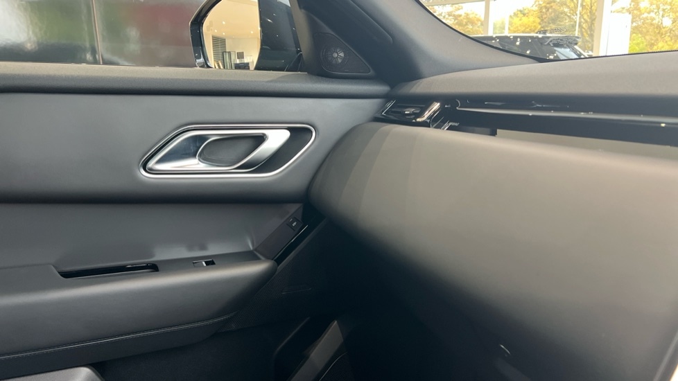 Used Land Rover Range Rover Velar 2024 for sale - 76254907: Photo 34