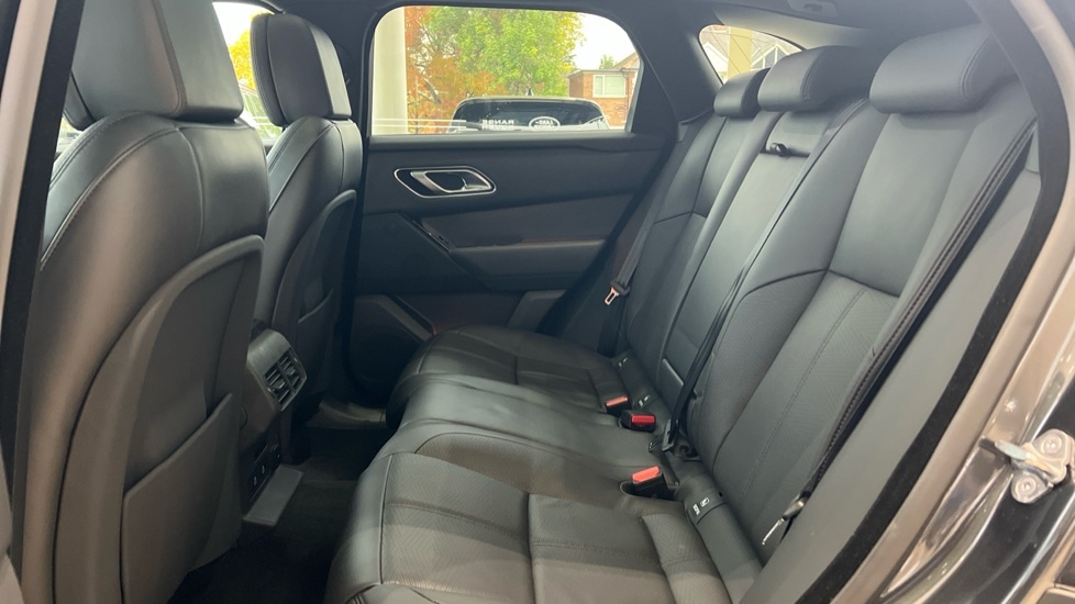 Used Land Rover Range Rover Velar 2024 for sale - 76254907: Photo 4