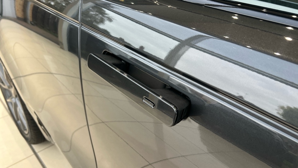 Used Land Rover Range Rover Velar 2024 for sale - 76254907: Photo 42