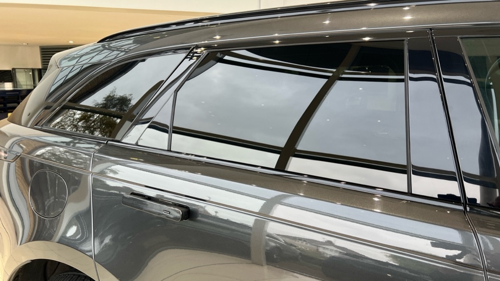Used Land Rover Range Rover Velar 2024 for sale - 76254907: Photo 43