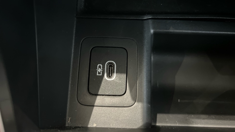 Used Land Rover Range Rover Velar 2024 for sale - 76254907: Photo 62