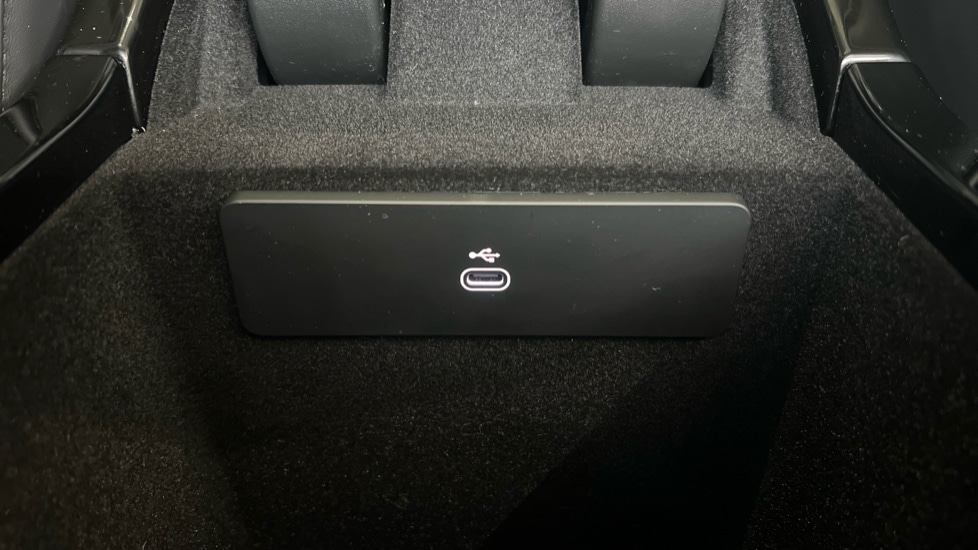 Used Land Rover Range Rover Velar 2024 for sale - 76254907: Photo 64