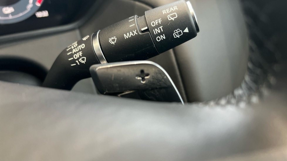 Used Land Rover Range Rover Velar 2024 for sale - 76254907: Photo 71