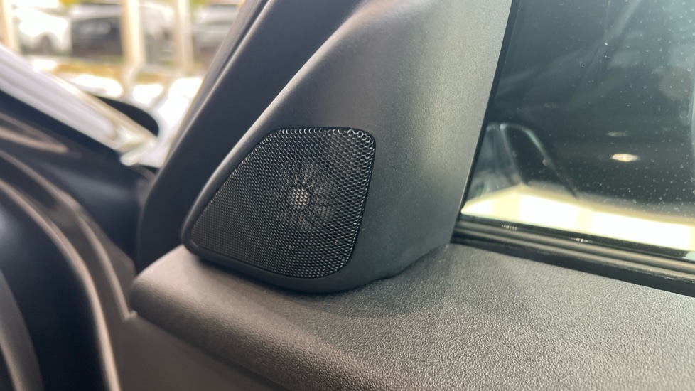 Used Land Rover Range Rover Velar 2024 for sale - 76254907: Photo 76