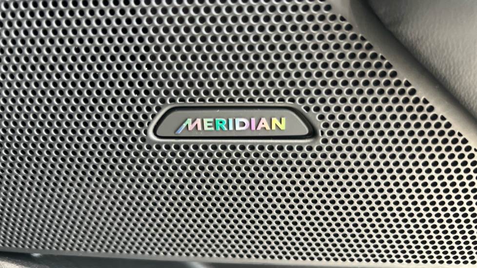 Used Land Rover Range Rover Velar 2024 for sale - 76254907: Photo 79