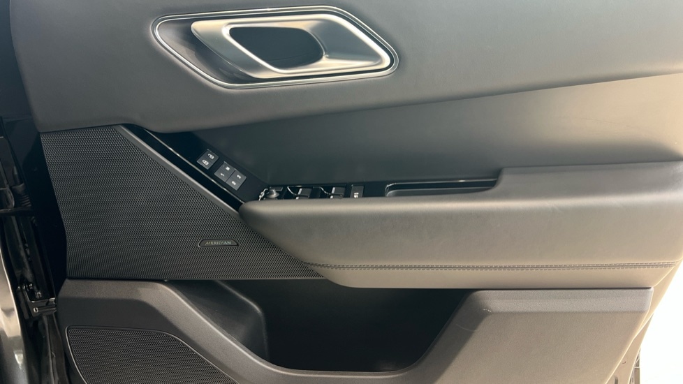 Used Land Rover Range Rover Velar 2024 for sale - 76254907: Photo 80