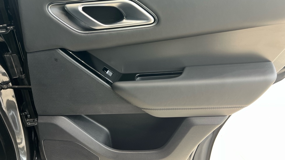 Used Land Rover Range Rover Velar 2024 for sale - 76254907: Photo 81