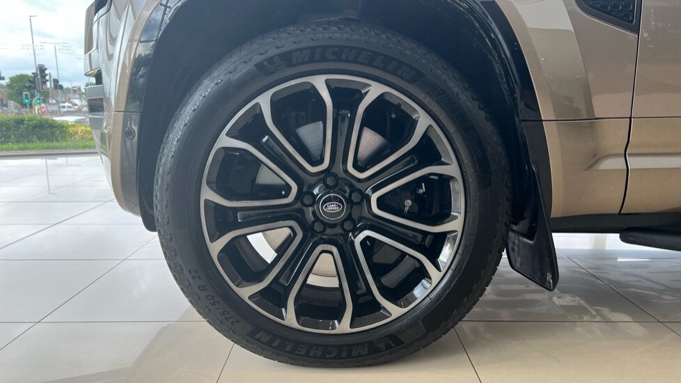 Used Land Rover Defender 2025 for sale - 76095952: Photo 31