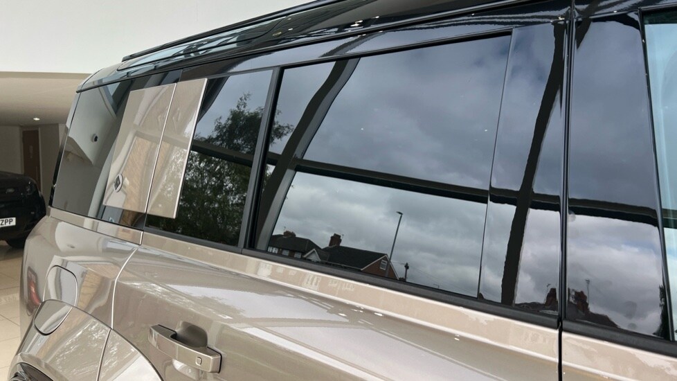 Used Land Rover Defender 2025 for sale - 76095952: Photo 46