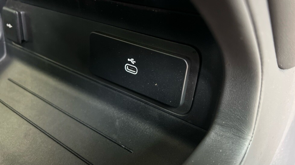 Used Land Rover Defender 2025 for sale - 76095952: Photo 77