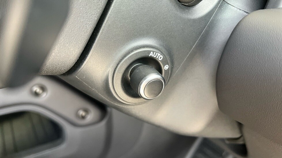 Used Land Rover Defender 2025 for sale - 76095952: Photo 85