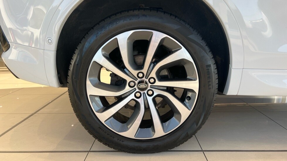 Used Land Rover Discovery Sport 2021 for sale - 76146111: Photo 32