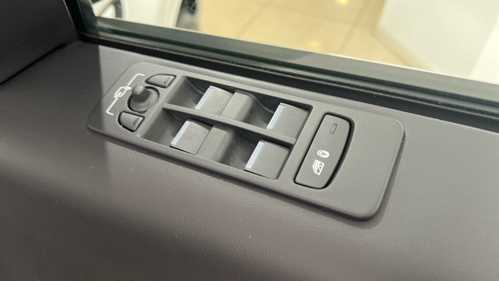 Used Land Rover Discovery Sport 2021 for sale - 76146111: Photo 73