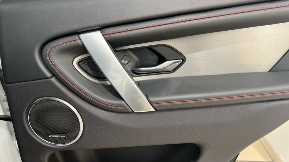 Used Land Rover Discovery Sport 2021 for sale - 76146111: Photo 77