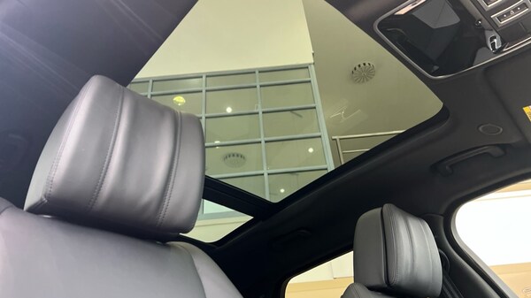 Used Land Rover Range Rover Velar 2023 for sale - 76244592: Photo 21
