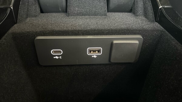 Used Land Rover Range Rover Velar 2023 for sale - 76244592: Photo 64