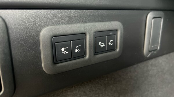 Used Land Rover Range Rover Velar 2023 for sale - 76244592: Photo 84
