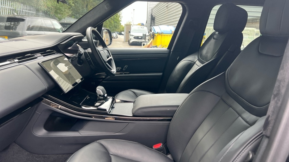 Used Land Rover Range Rover Sport 2024 for sale - 76452107: Photo 3