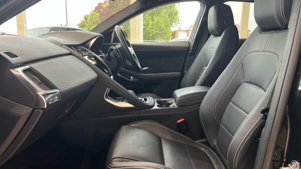 Used Jaguar E-Pace 2023 for sale - 76168659: Photo 3